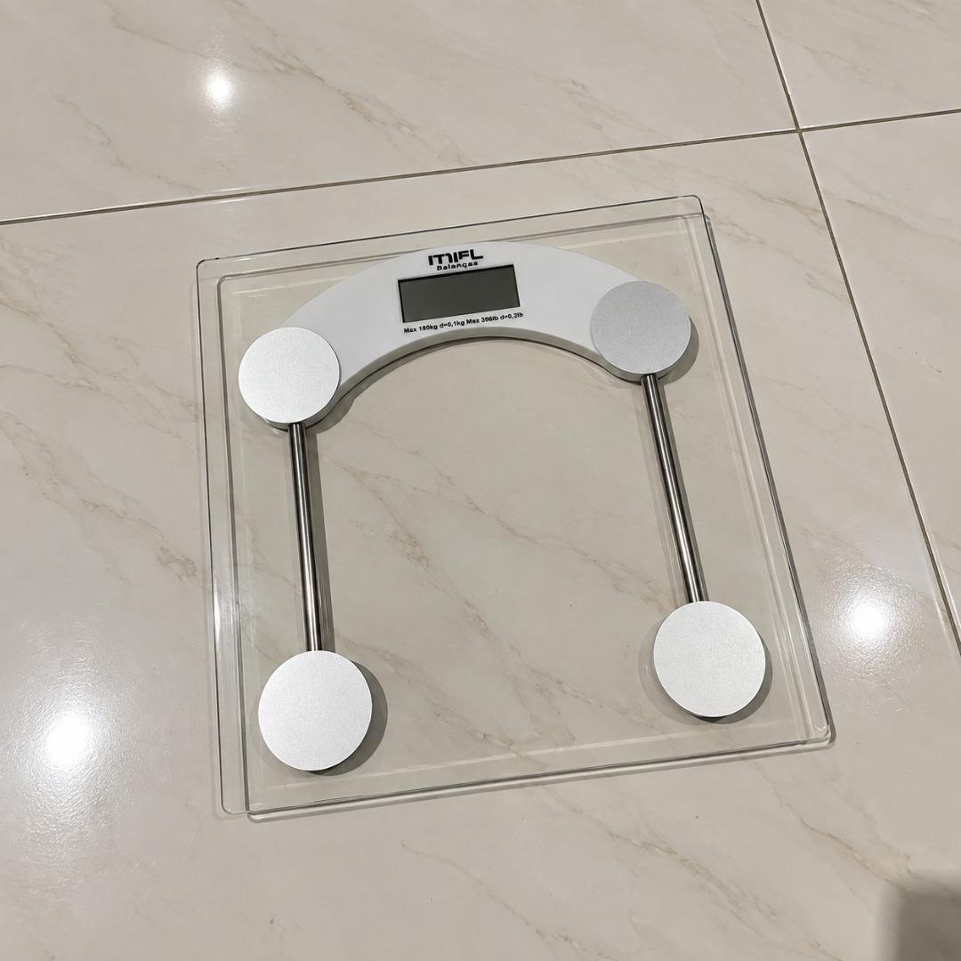 Balança Digital Vidro Ate 180kg Banheiro Academia Com Medidor De Temperatura Pilhas Marca MFL