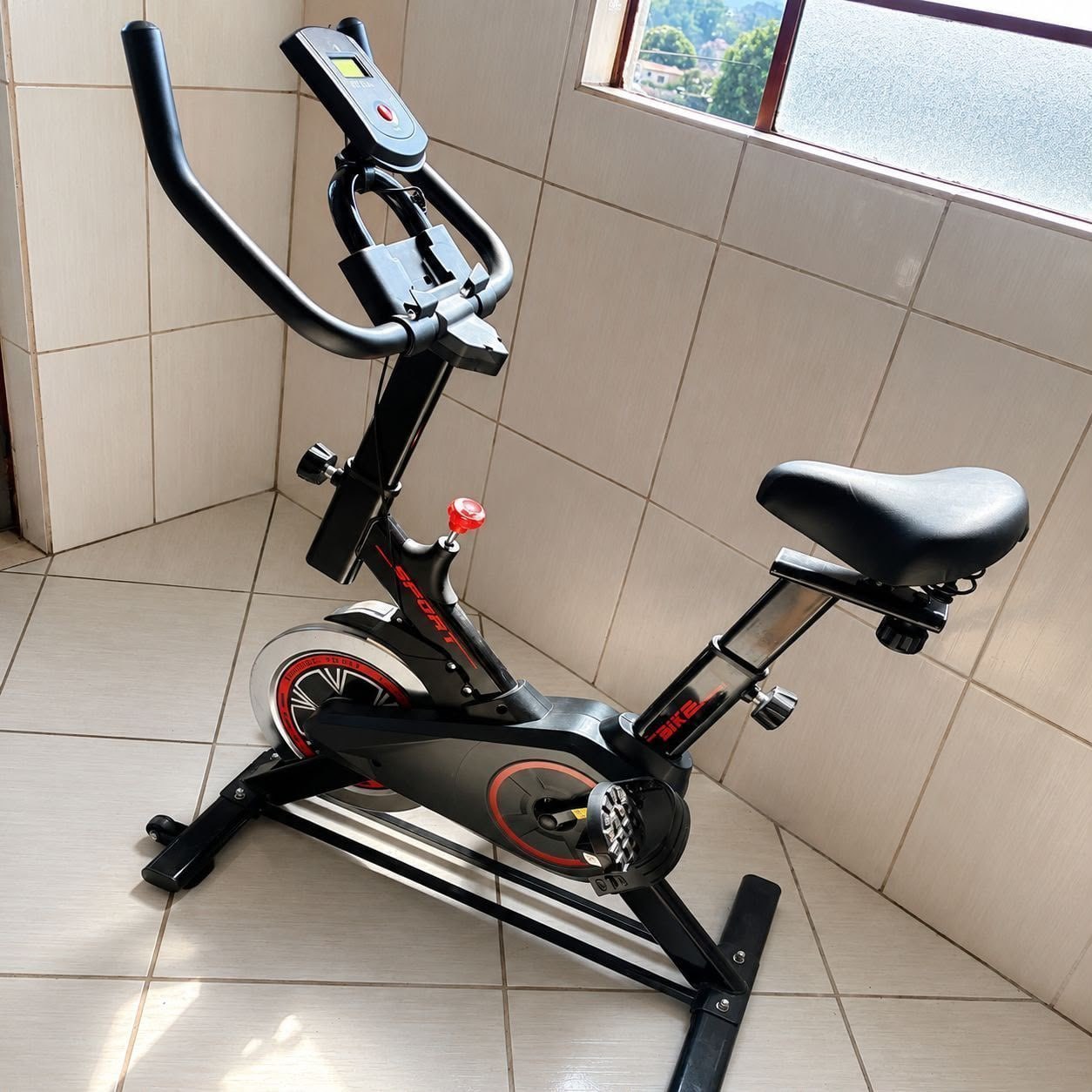 Bicicleta Ergométrica Bike Spinning Para Exercícios Com Volante e Display LCD