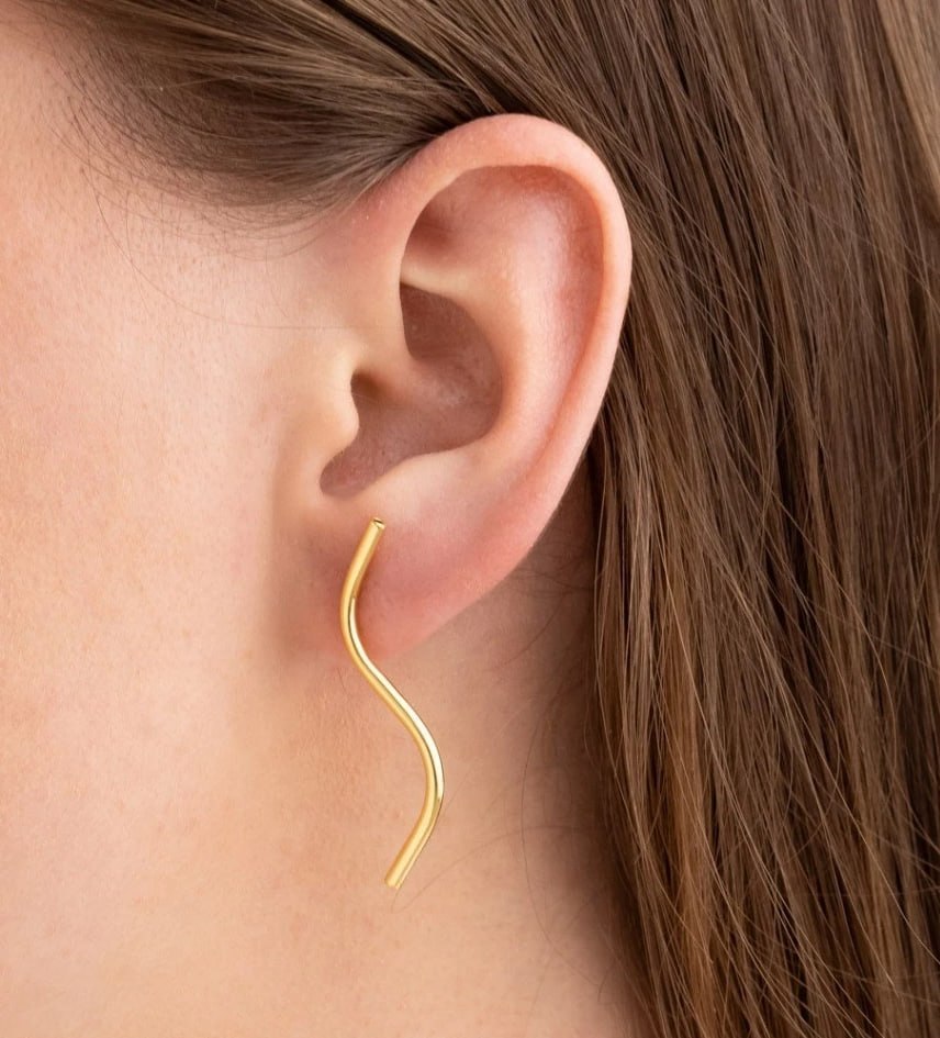 Brinco Feminino Dourado, Linha Elegante Semijoia Banhada a Ouro 18k, Delicado Uso Diário