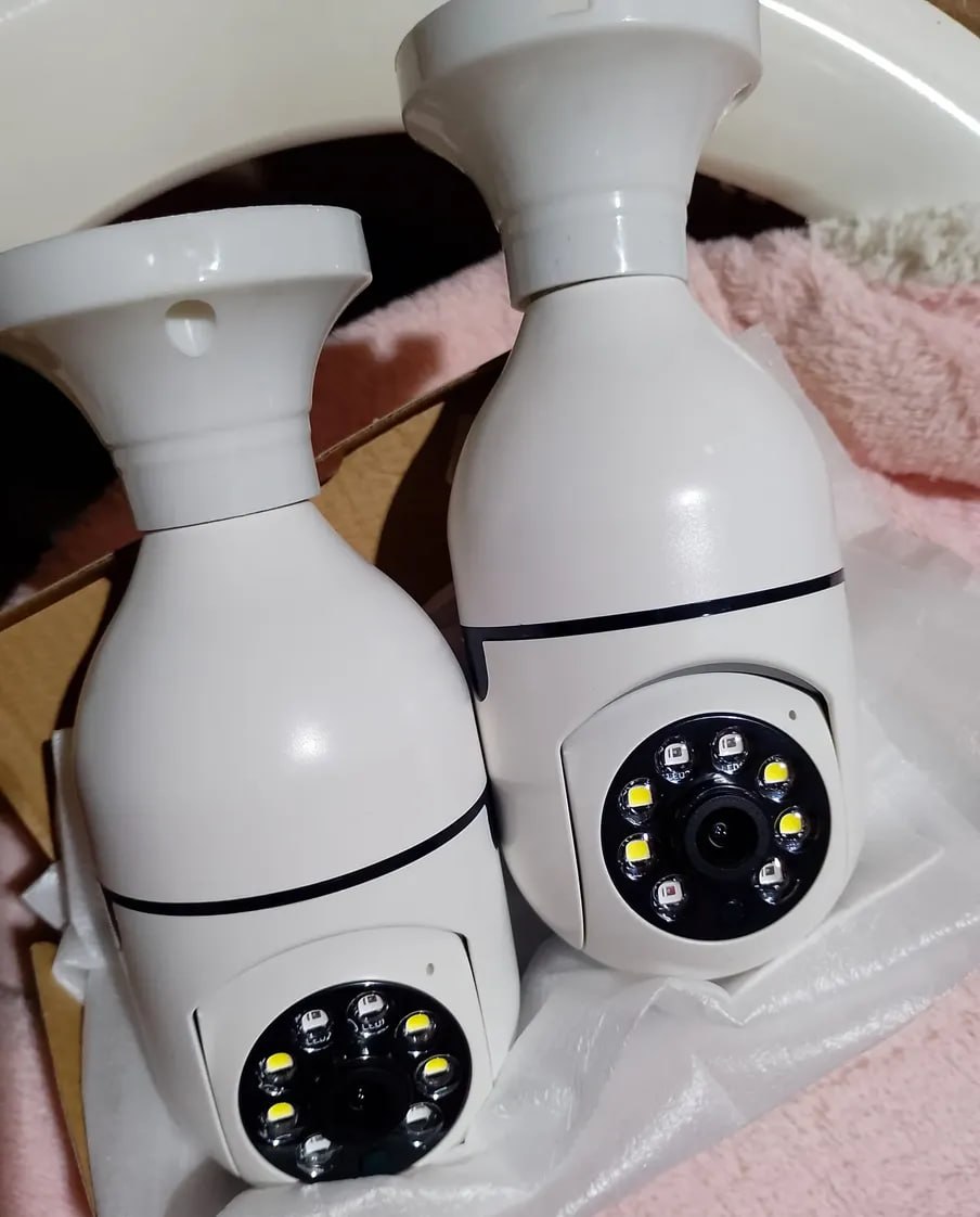 Câmera IP Wi-Fi Yoosee 360º Full HD Espiã Segurança Bivolt Branca