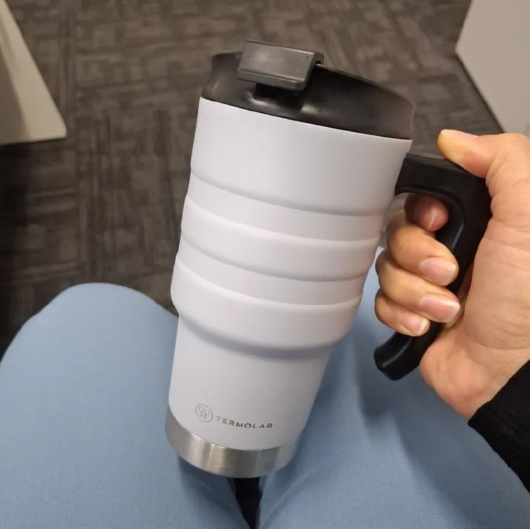 Copo térmico Termolar Vaso térmico cor cinza 590mL