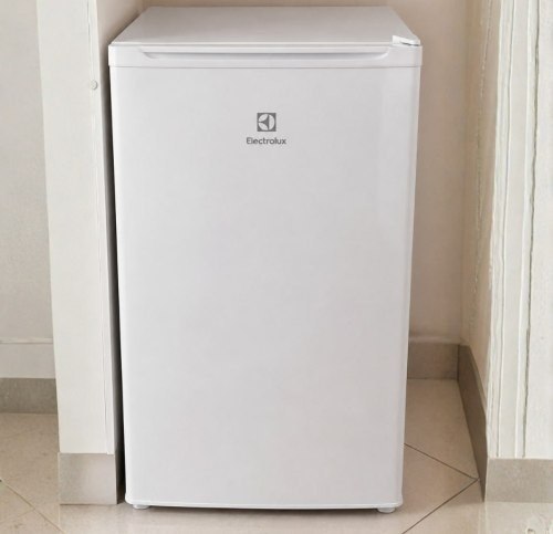 Frigobar Electrolux 121L Efficient com Controle de Temperatura Cor Branca (EM120) 110v
