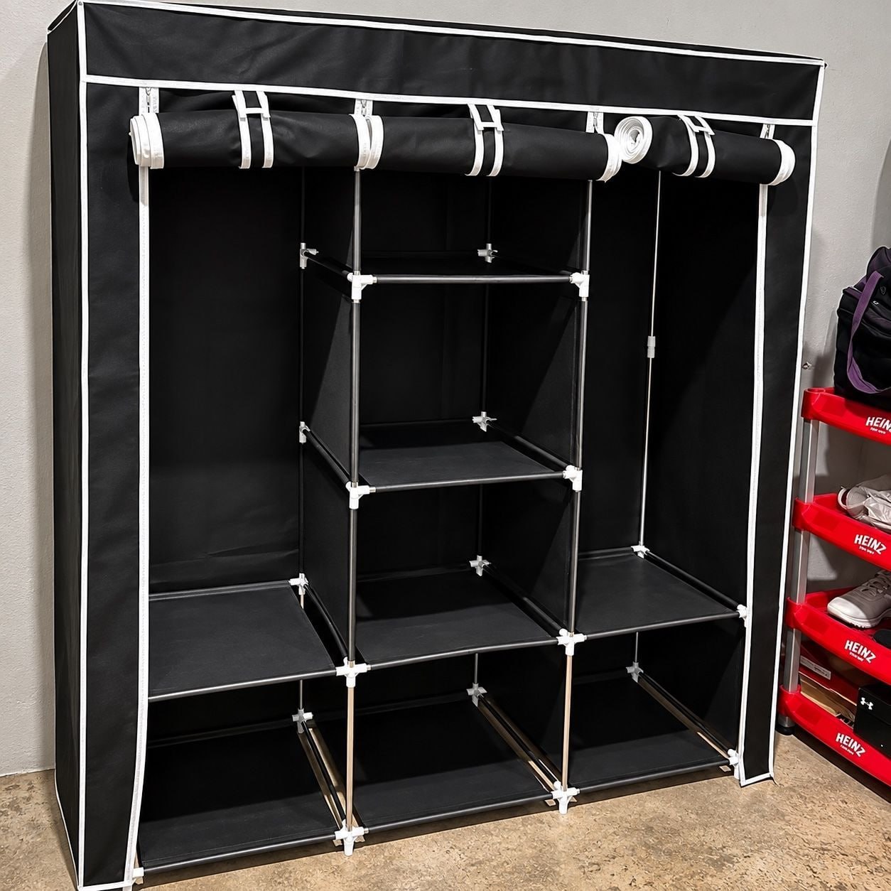 Guarda Roupa Dobrável Irsina Colmeia Cinza 8 Divisões 3 Portas Portátil