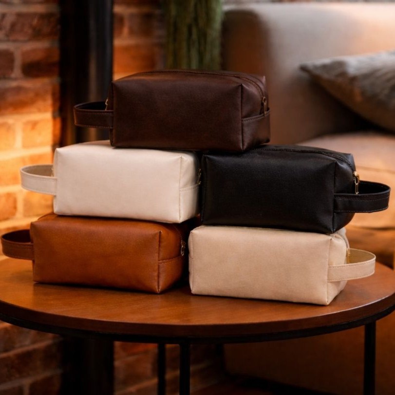 Kit 10 Necessaire Couro Minimalista Linda Multiusos para Viagem Masculina e Feminina