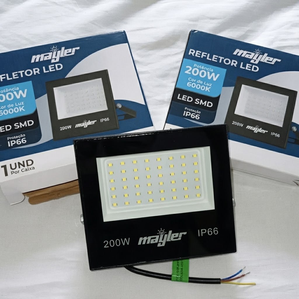 Kit 2 Refletor Led Holofote 200w Ip66 Branco Frio Carcaça Preto Luz Branco-frio