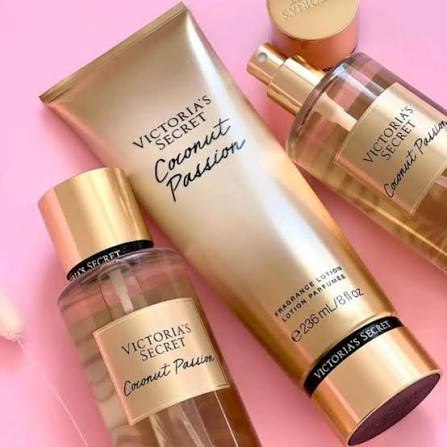 Kit Body Splash + Creme Hidratante Coconut com Glitter 250ml | Fragrância Cremosa | Feminino...