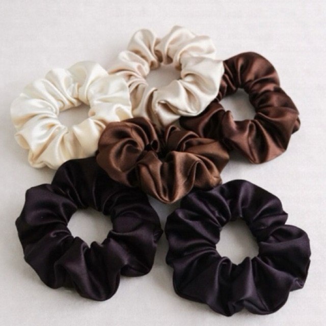 🔥 KIT COM 3/6/9/12 SCRUNCHIES XUXINHA DE CABELO DE CETIM TONS NEUTROS - PRENDEDOR CONFORTÁVEL
