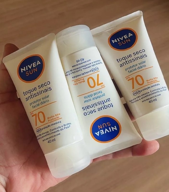 KIT NIVEA SUN Protetor Solar Facial Toque Seco Antissinais FPS 70 40ml - 3 unidades