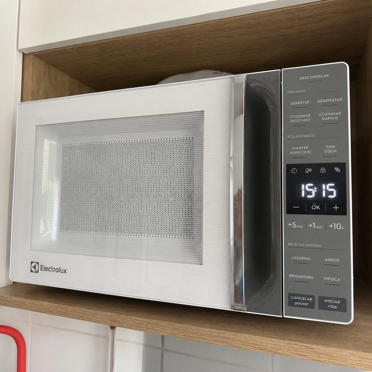 Micro-ondas Electrolux Branco 23L Efficient ME23B