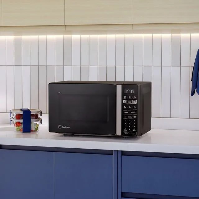 Micro-ondas Electrolux Efficient 20L Preto Função Descongelar e Receitas Pré-Programadas (ME...