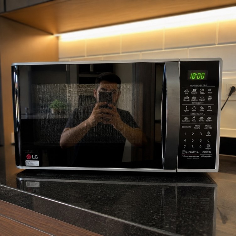 Micro-ondas LG 30L Branco Limpa Fácil - 220V
