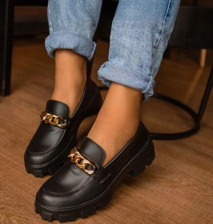 Mocassim Feminino Tratorado Corrente Verniz Confortável