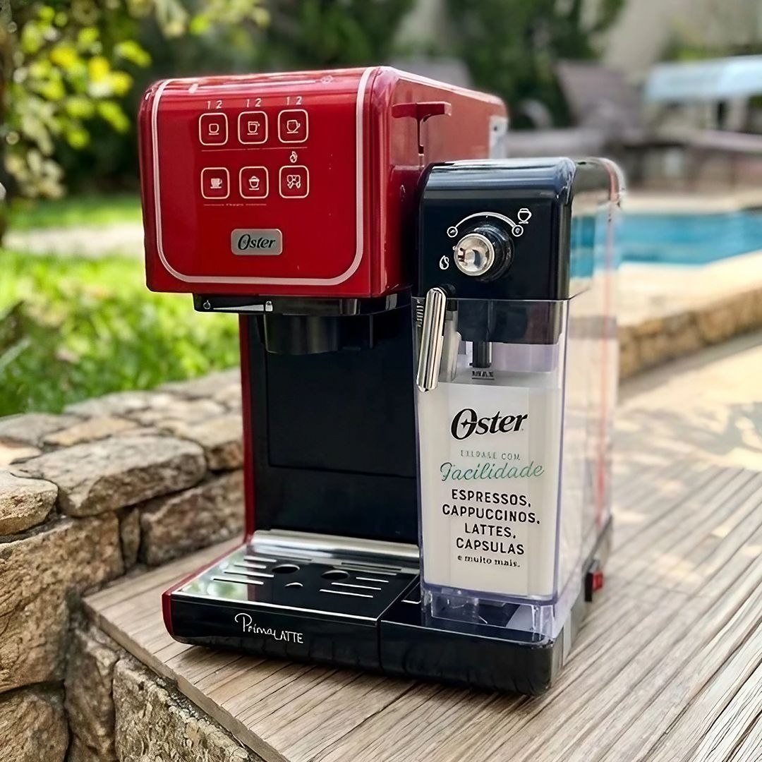 Oster PrimaLatte Touch Red Cafeteira Espresso 1050W