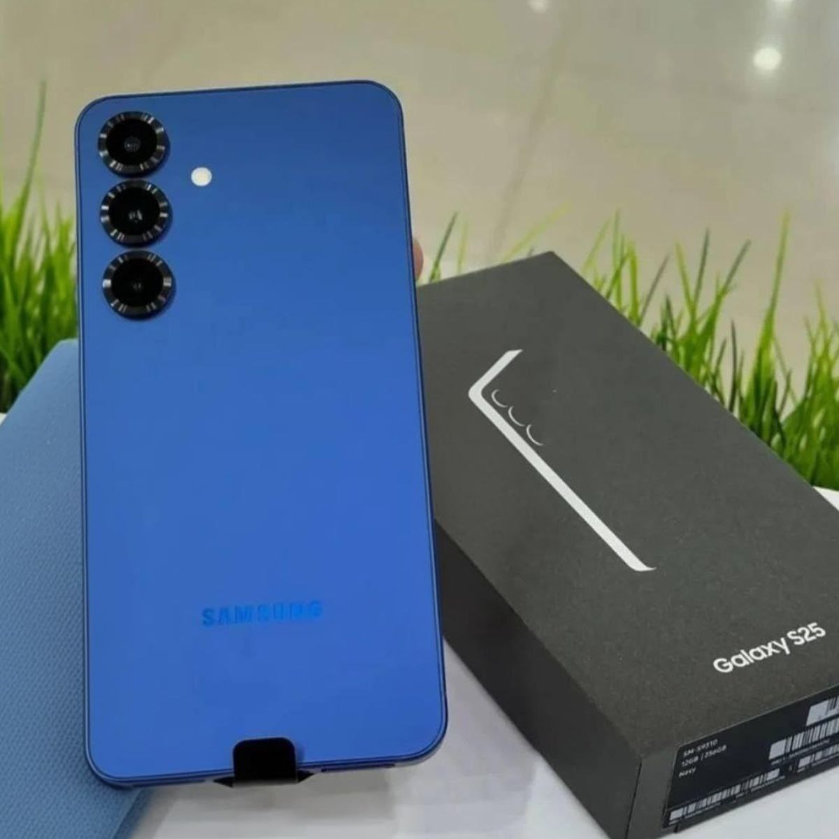 Samsung Galaxy S25 5G, 256GB, 12GB, Câmera Tripla - Azul marinho